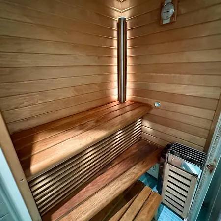 Cozy With Sauna & Bath * ヘルシンキ