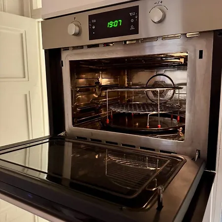 Cozy With Sauna & Bath アパート