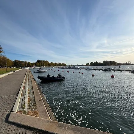 アパート Cozy With Sauna & Bath *