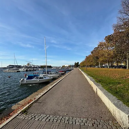 Cozy With Sauna & Bath Apartment *